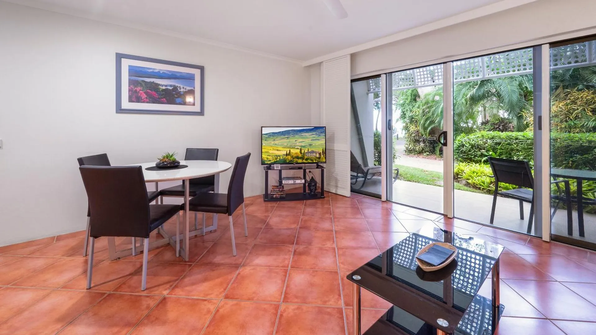 **** Lägenhetshotell Marlin Waters Beachfront Apartments Palm Cove Australien