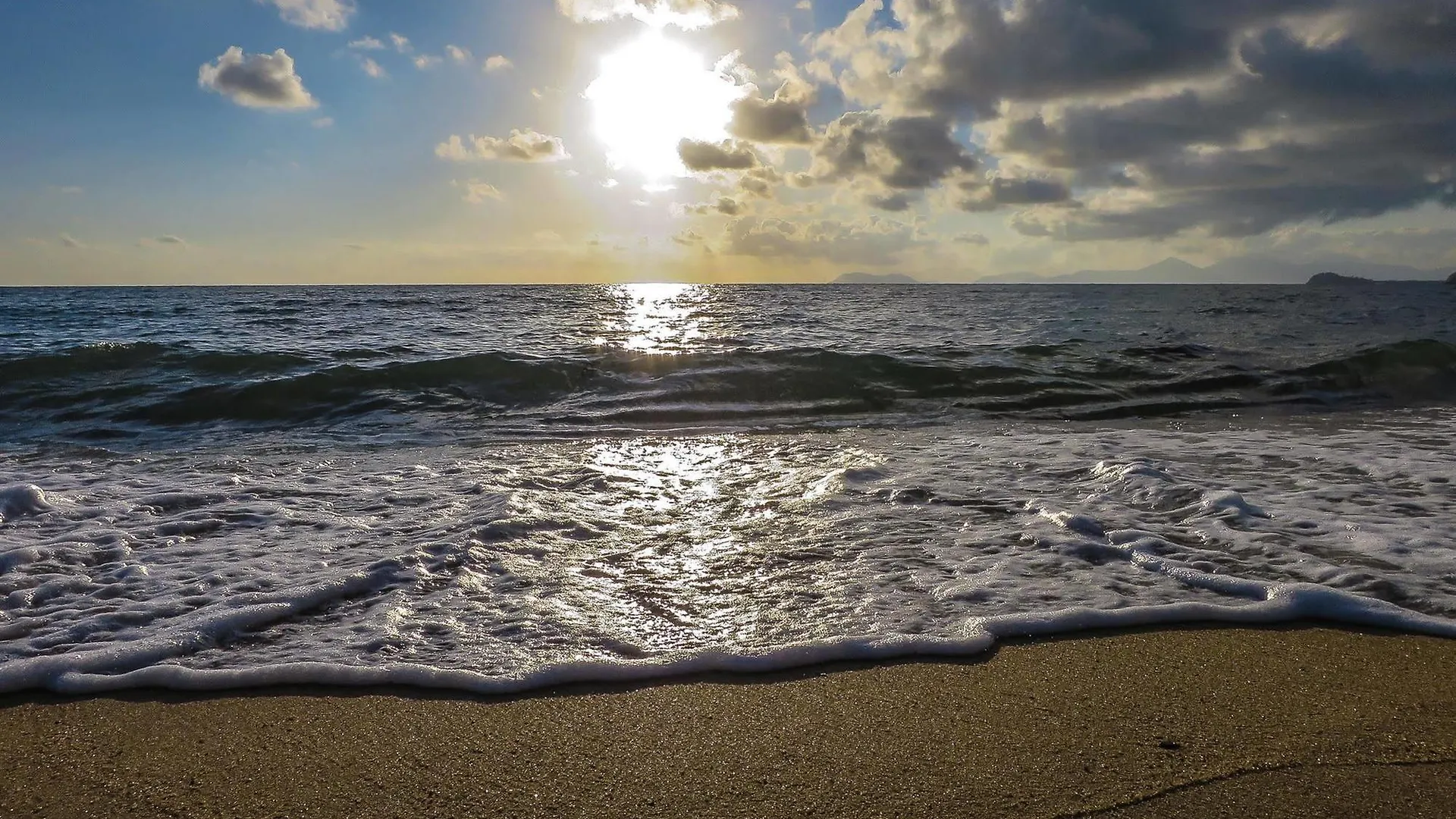 Marlin Waters Beachfront Apartments Palm Cove