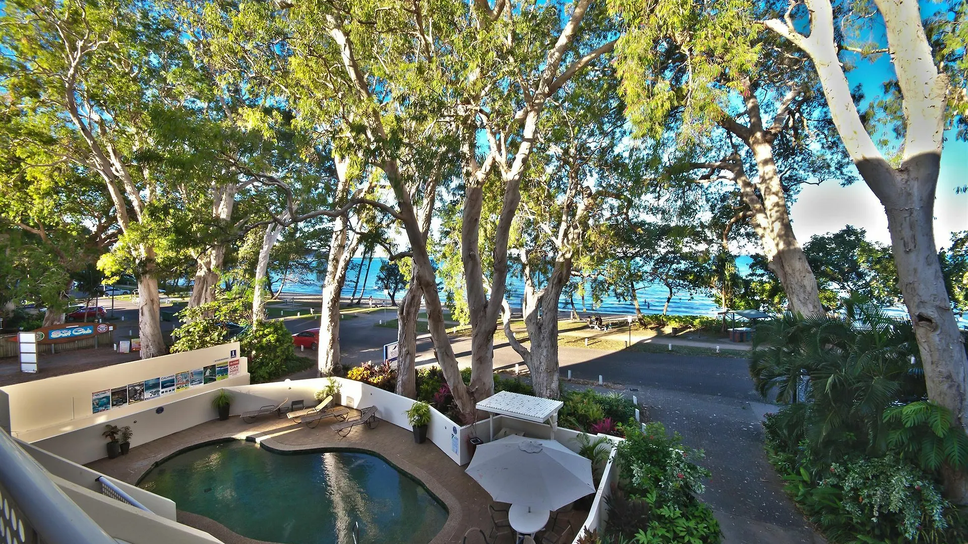 **** Lägenhetshotell Marlin Waters Beachfront Apartments Palm Cove Australien