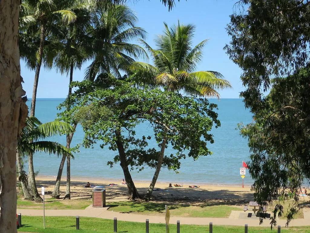 Aparthotel Marlin Waters Beachfront Apartments Palm Cove