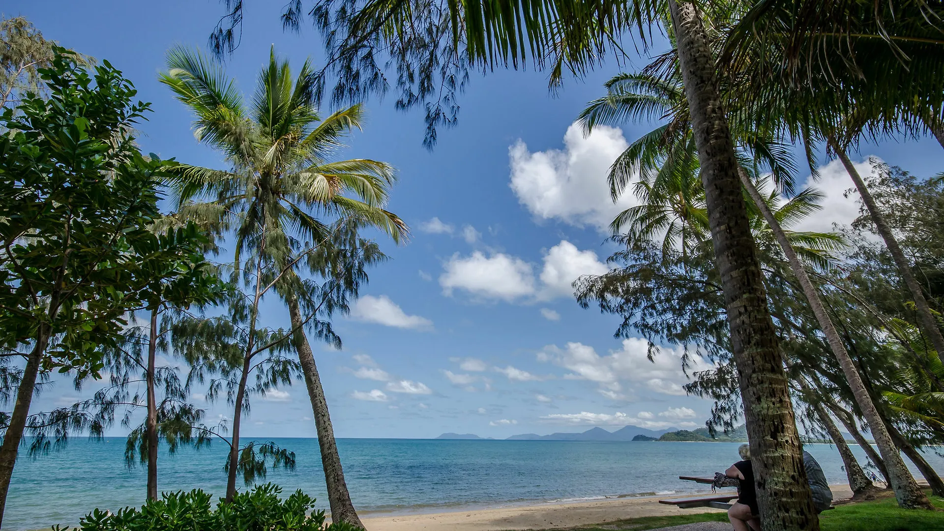 Marlin Waters Beachfront Apartments Palm Cove